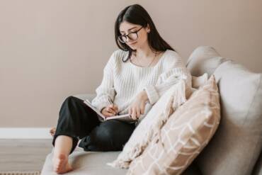 How to Learn to Edit Your Own Texts as Well as Colleagues’